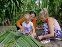 cham-la-mother-daughter