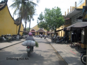 entering-hoi-an
