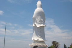 statue