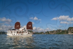 boating-ha-long-bay