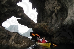 kayaking-ha-long-bay