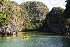 kayaking-in-groups