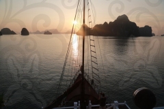 ship-bow-ha-long-bay