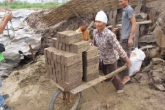 76-bricks-or-roughly-150-kg-being-moved