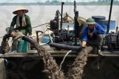 filling-up-the-sand-tank