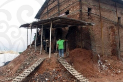 loading-the-kiln-by-hand